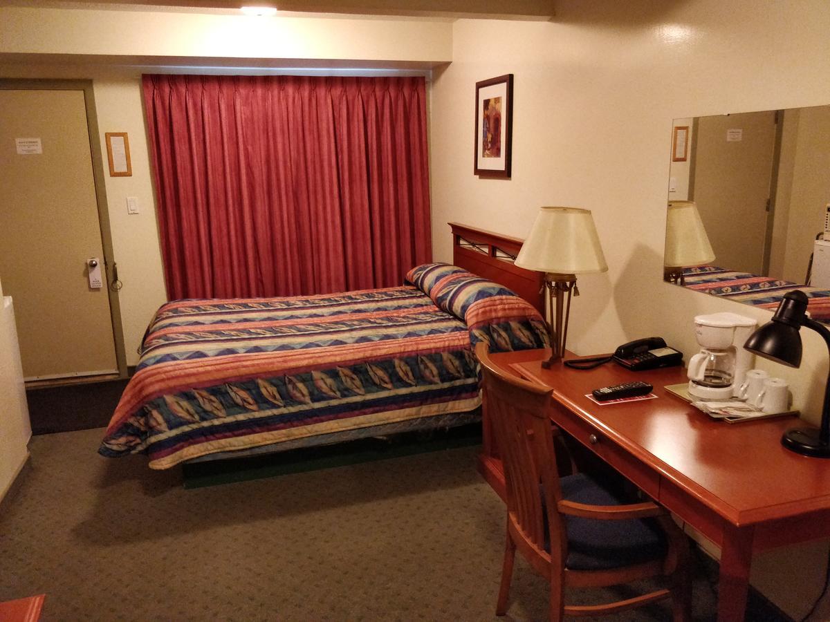Siesta Inn Vanderhoof Exteriör bild